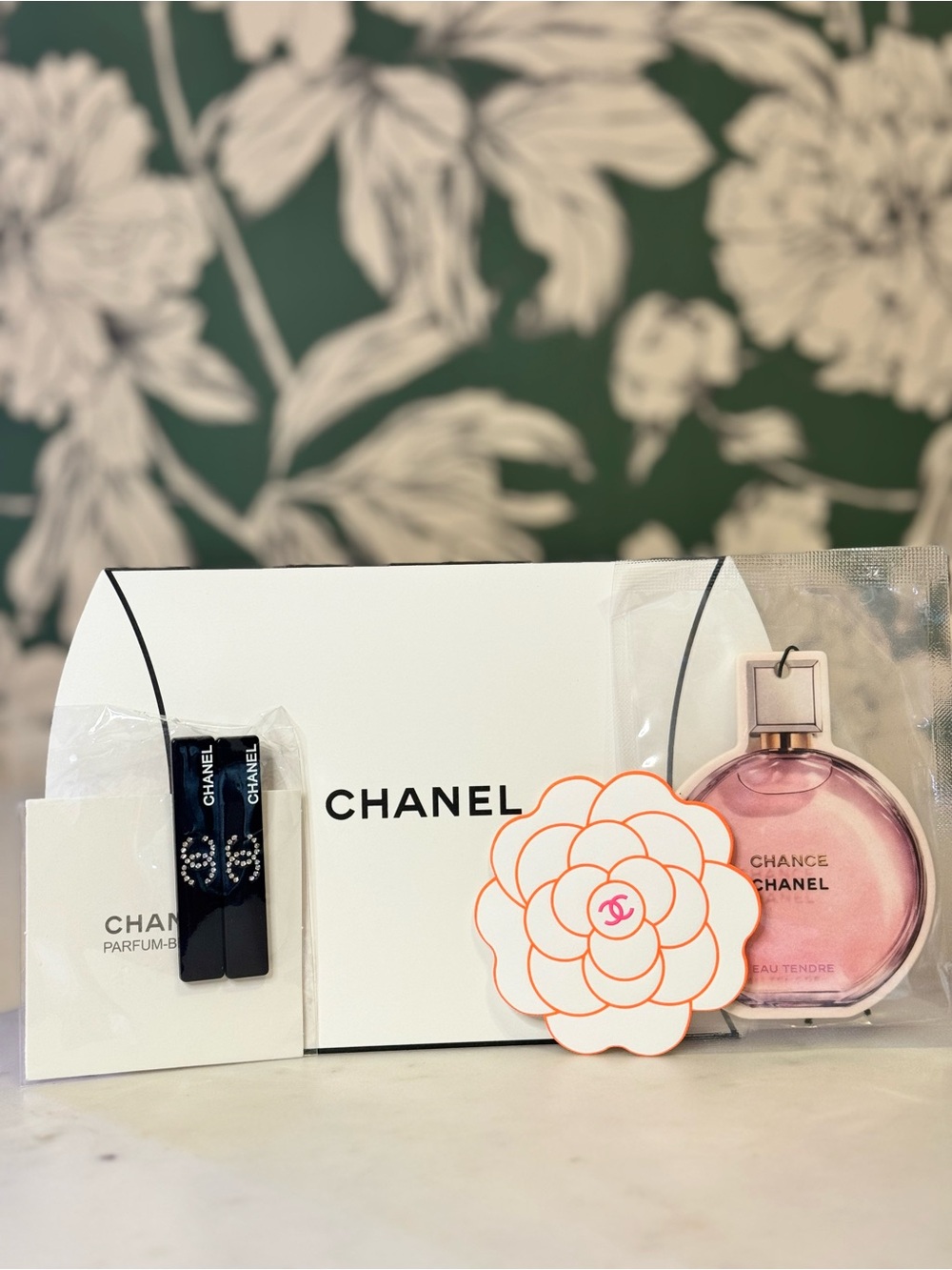Chanel Beaute Gift Set: Hair Pins, Box, Freshie & 2026 Camelia Sticker NEW